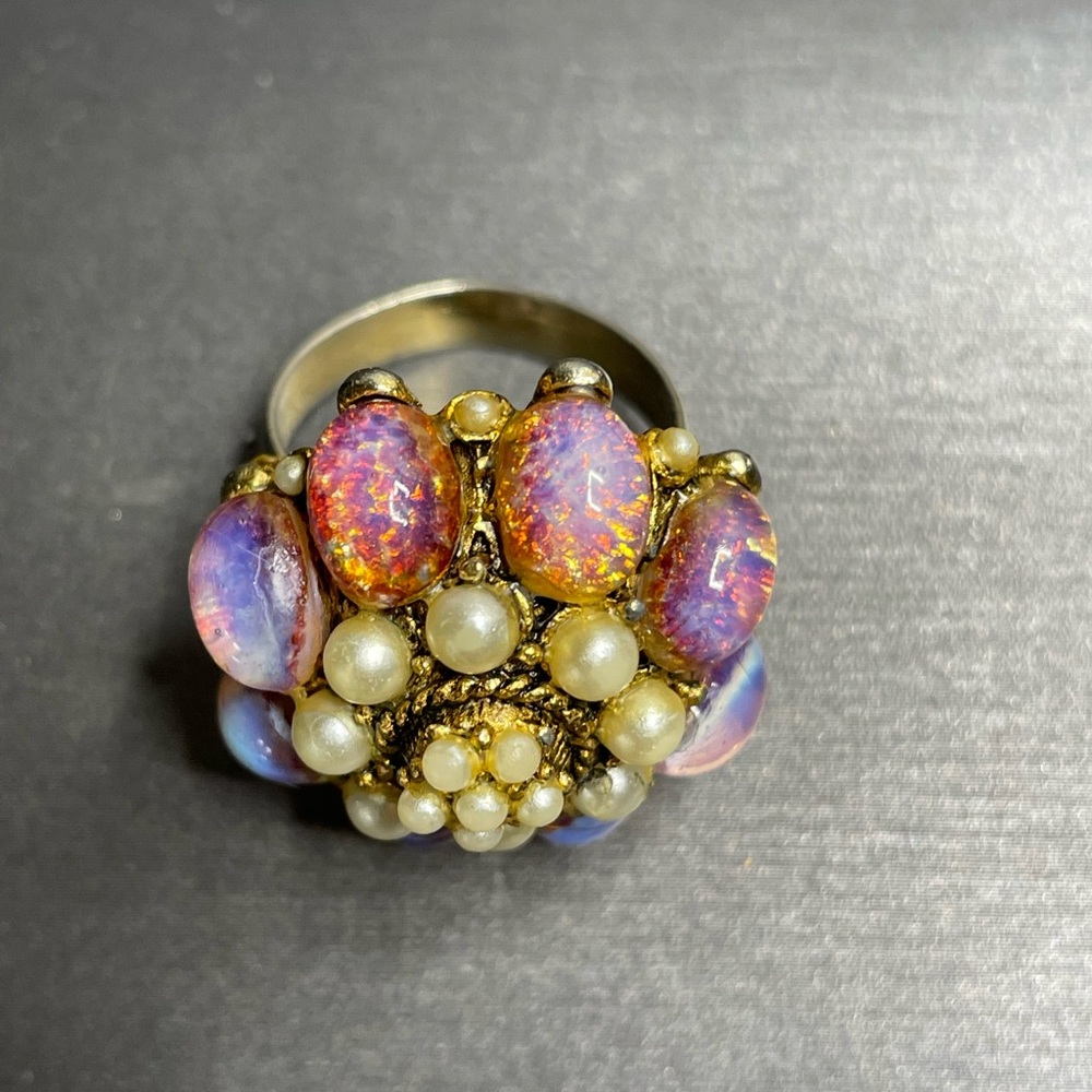 Vintage Opal Glass High Dome Adjustable Ring Size 7 Imitation Pearl Like A Cake - Picture 5 of 12